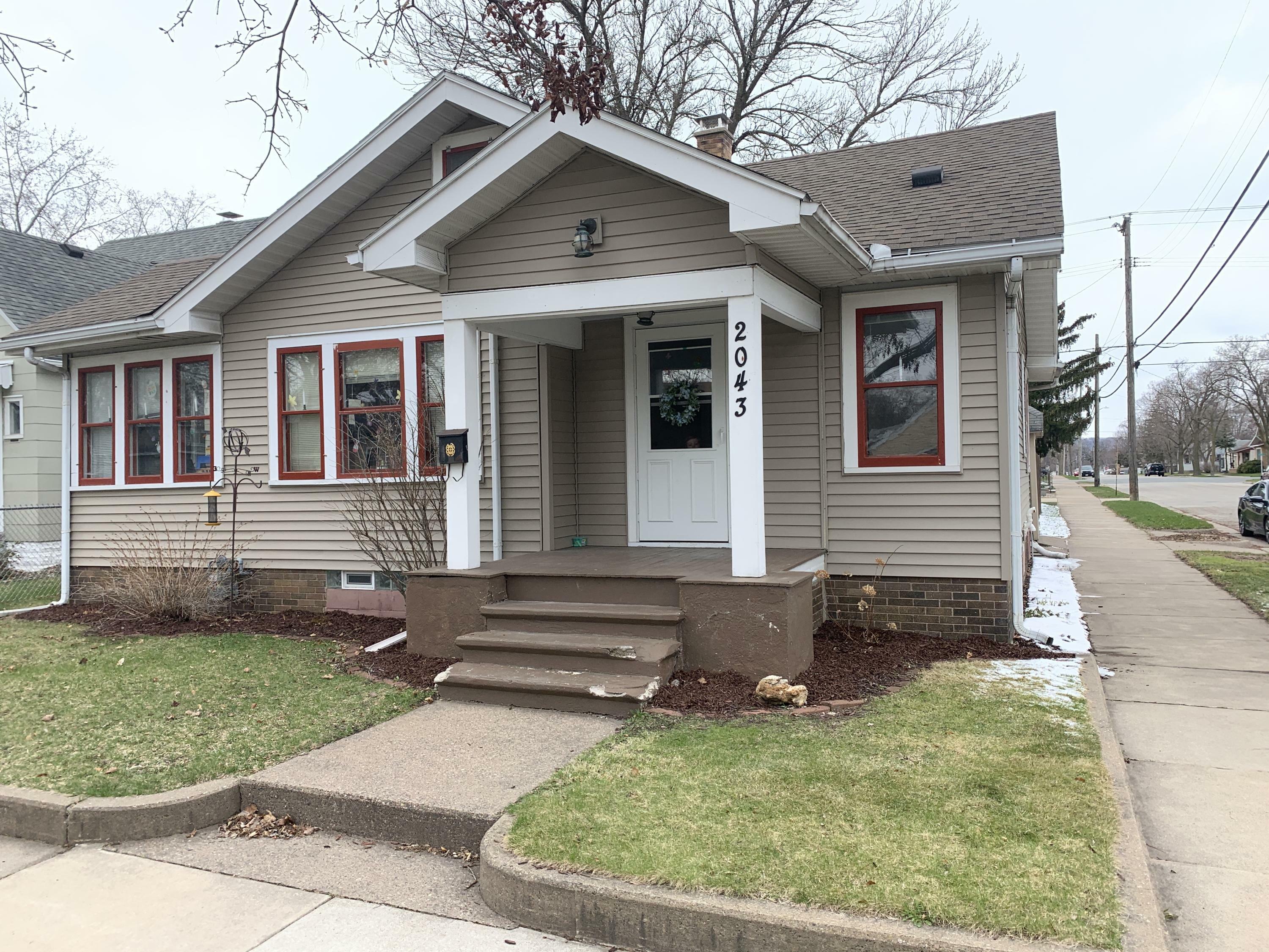 Property Photo:  2043 Prospect St  WI 54601 