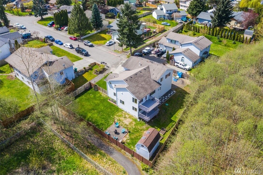 Property Photo:  711  N Indiana Avenue  WA 98252 