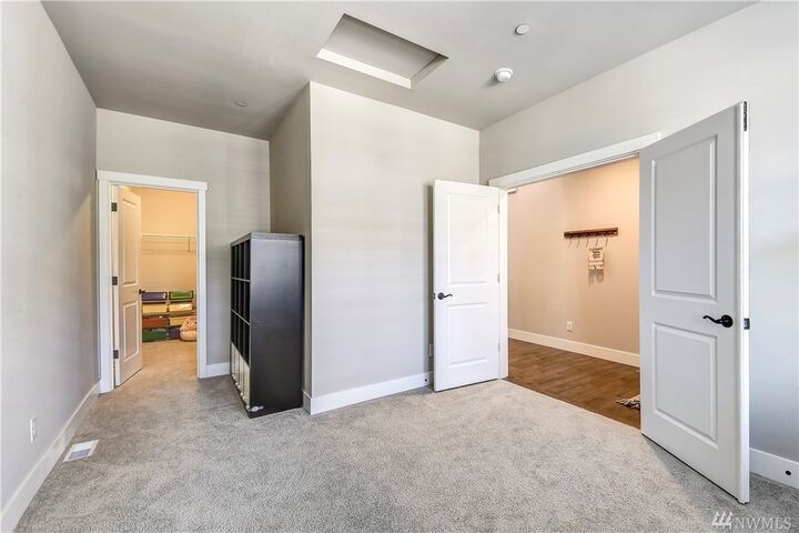 Property Photo:  8726  Satterlee Avenue SE  WA 98065 