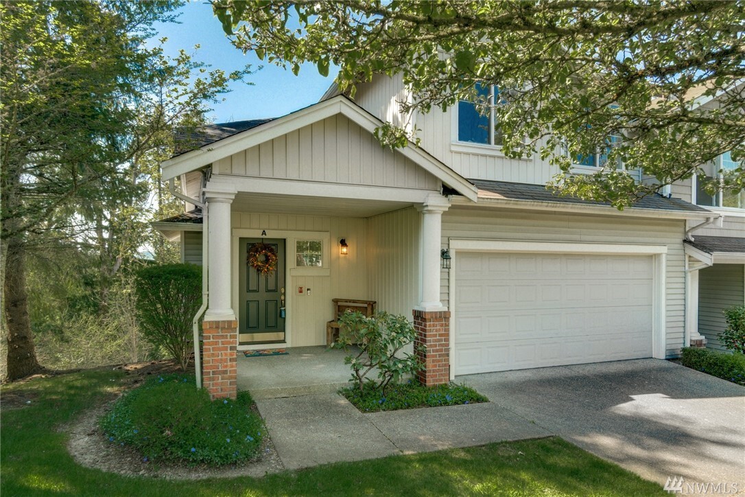 Property Photo: 5019 Lake Place S A WA 98055