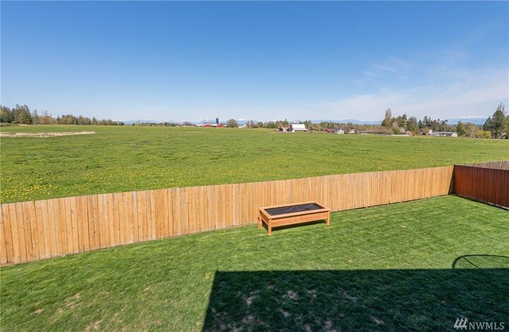 Property Photo:  2562  Pacific Highlands Avenue  WA 98248 