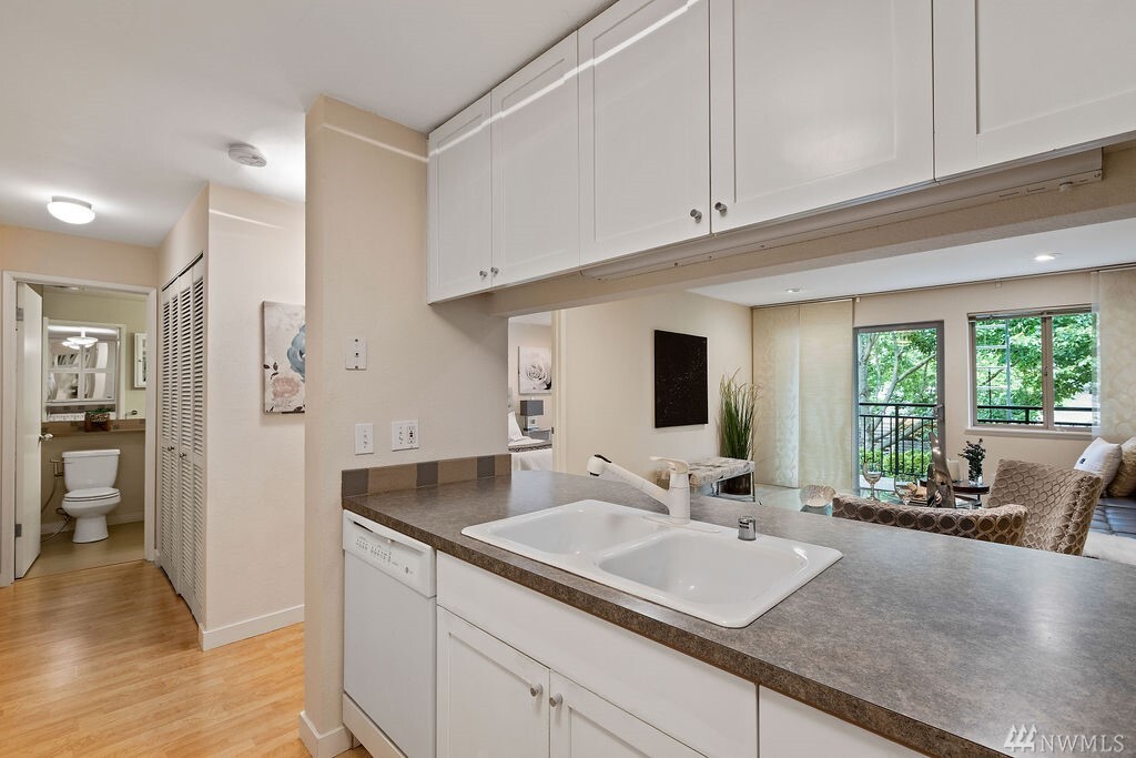 Property Photo: 275 W Roy Street 201 WA 98119