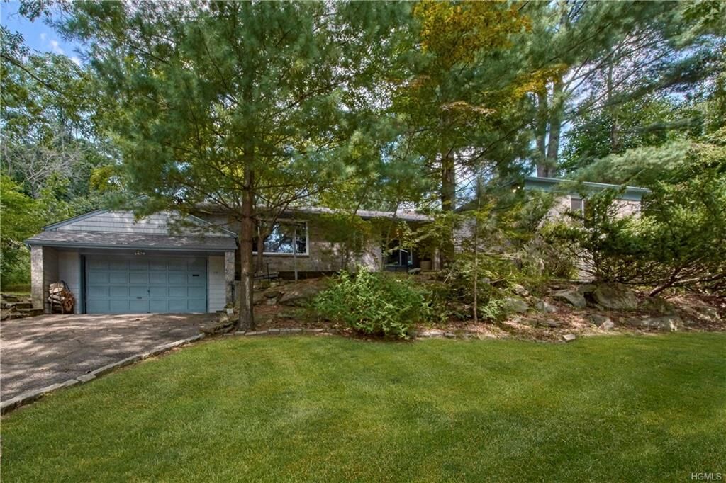 Property Photo:  29 Dalewood Drive  NY 10530 