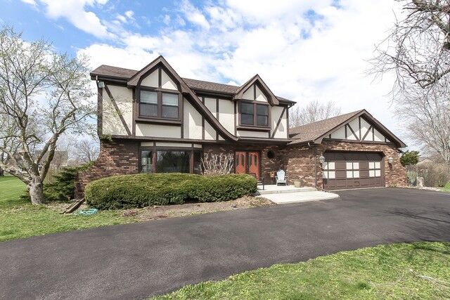 Property Photo: 6N500 Barton Drive IL 60175