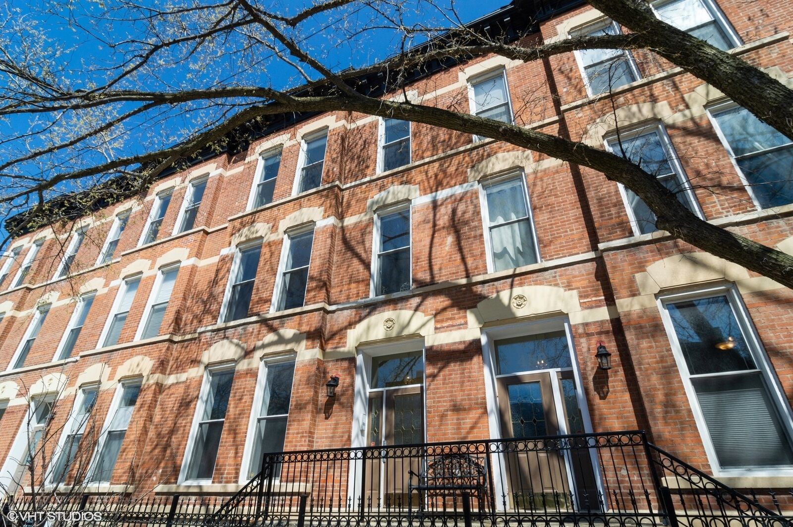Property Photo:  452 West Armitage Avenue 2  IL 60614 