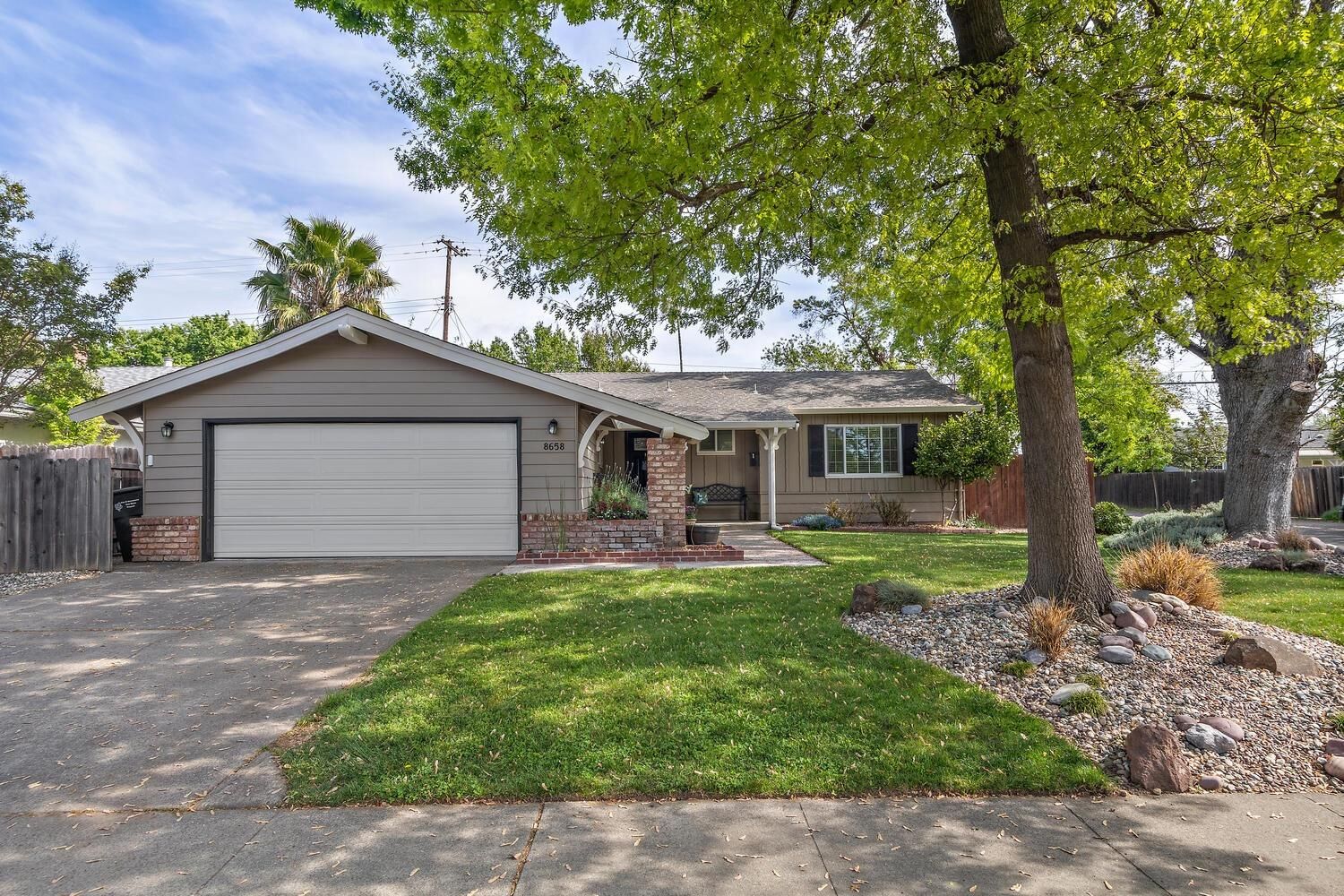 Property Photo:  8658 Cliffwood Way  CA 95826 