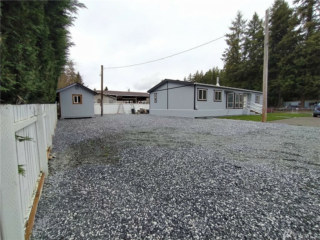 Property Photo:  20910 Bonanza Dr E  WA 98391 