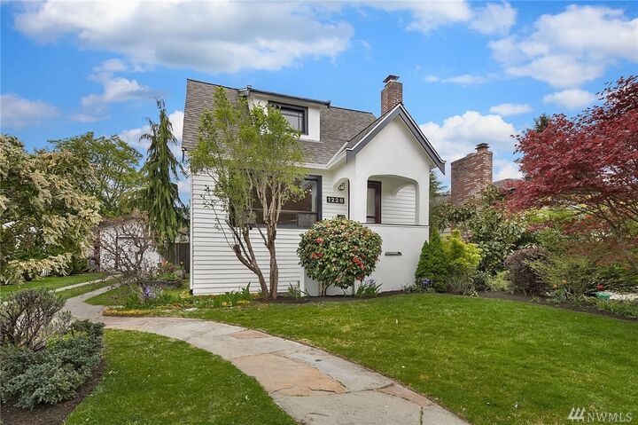 Property Photo: 1226 NE 92nd Street WA 98115