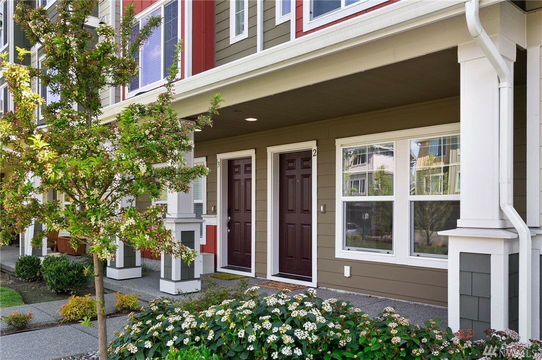 Property Photo: 13516 44th Ct SE 2 WA 98012