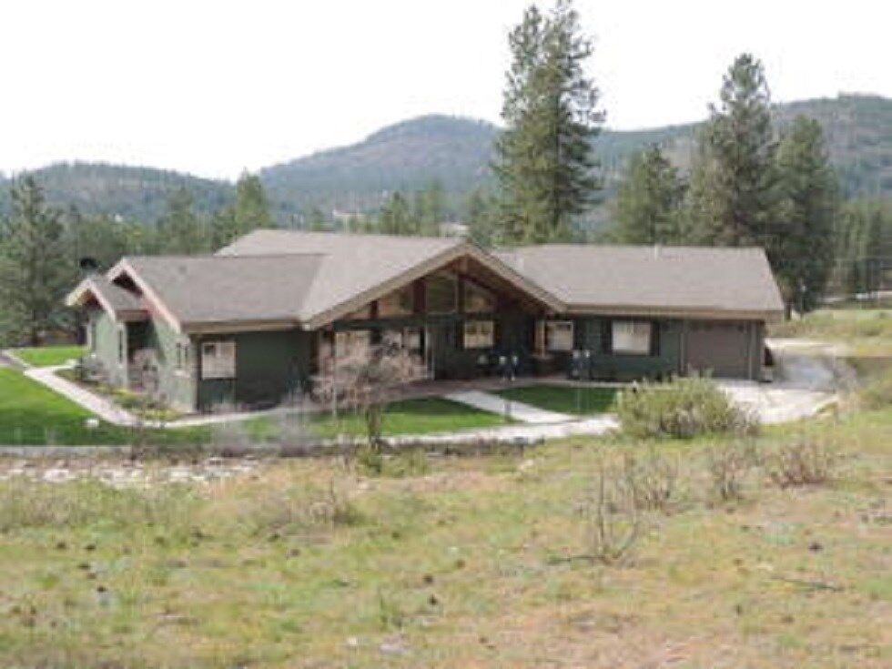 Property Photo:  2675 Pine Top Way  WA 99109 