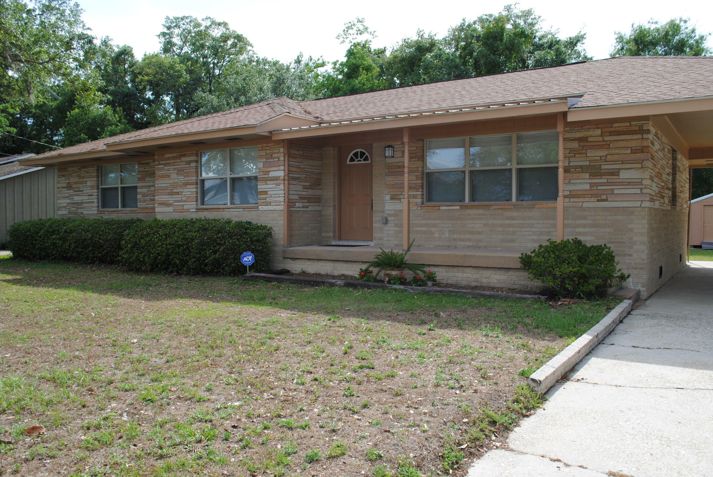 Property Photo:  1241 Kensington Drive  MS 39530 