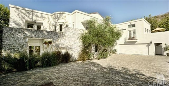 Property Photo:  23770 Park Belmonte  CA 91302 