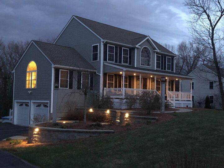 Property Photo:  6 Leaor Circle  NH 03051 