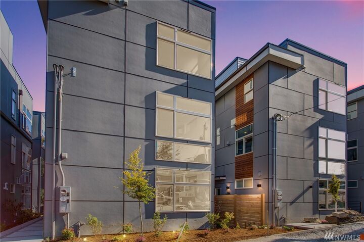 712 B  Martin Luther King Junior Way  Seattle WA 98122 photo