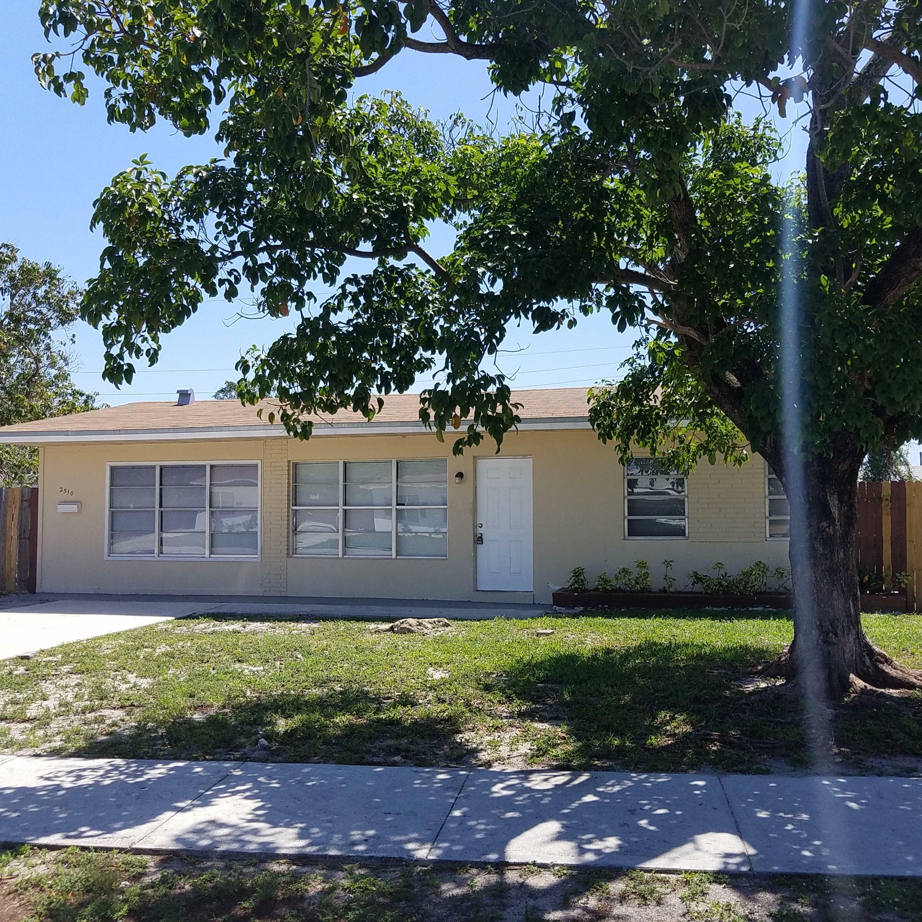 2510 NE 7th Terrace  Pompano Beach FL 33064 photo