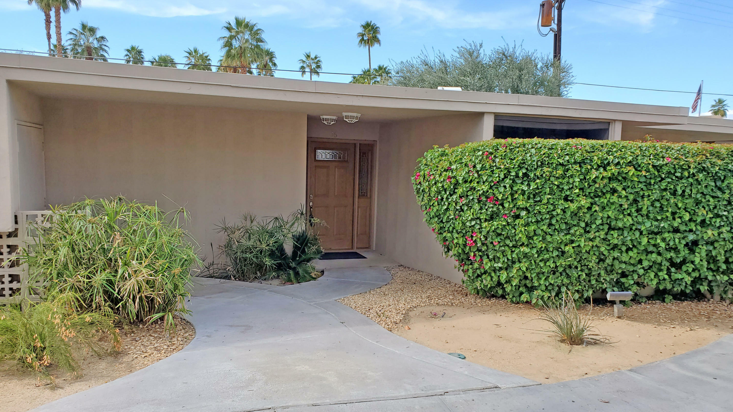 Property Photo: 42320 Baracoa Drive 26 CA 92203