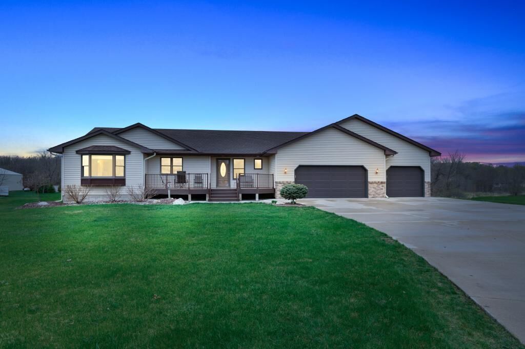 Property Photo:  24370 Redwing Avenue  MN 56071 