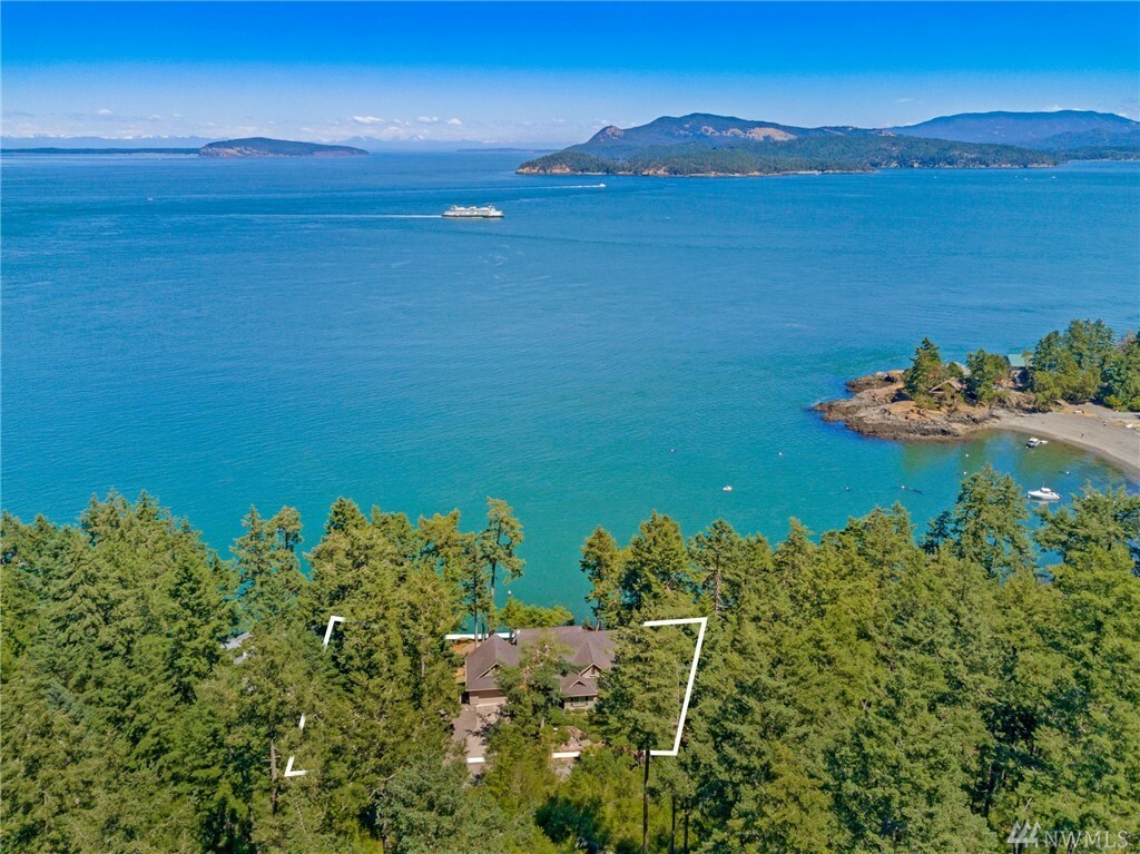 Property Photo:  122 Willows Lane  WA 98250 