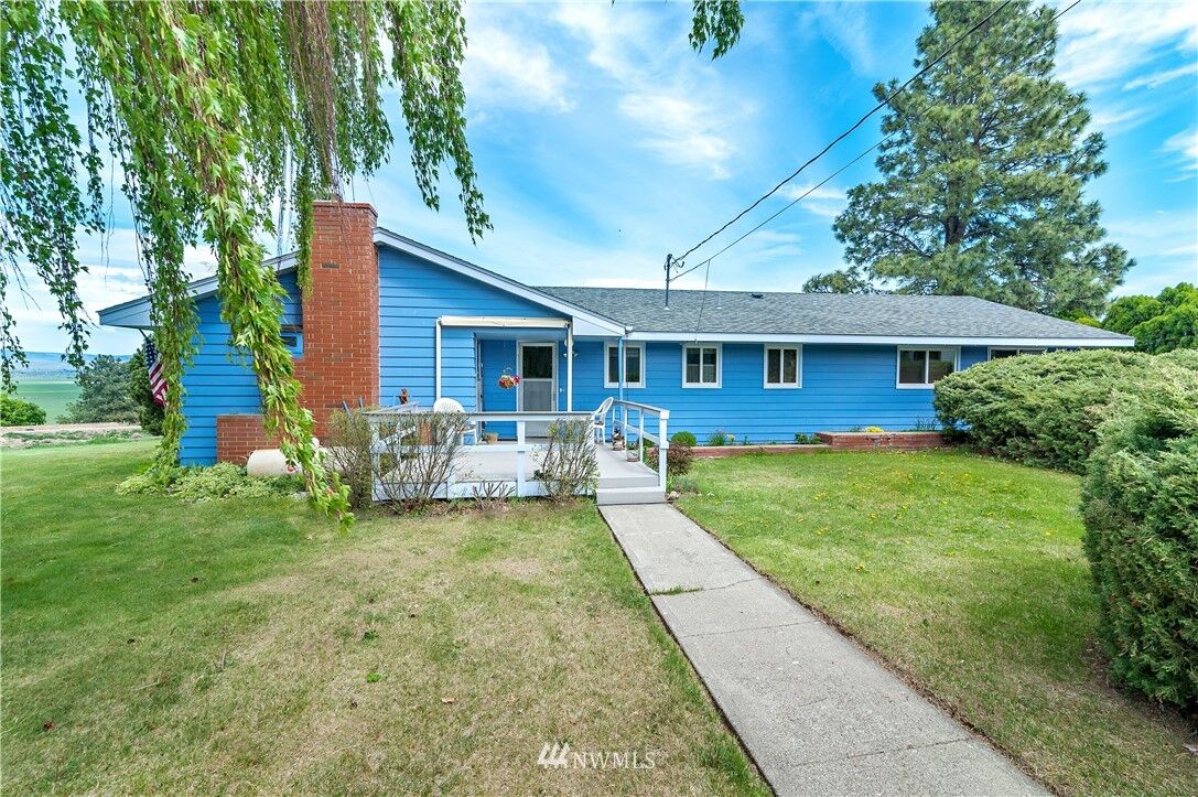 Property Photo:  6240 Thrall Road  WA 98926 