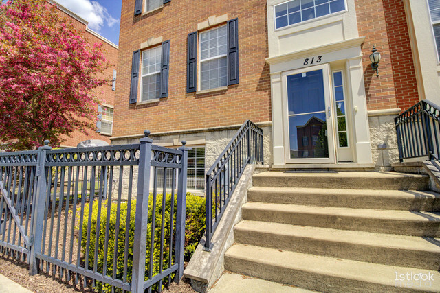 Property Photo: 813 Station Boulevard IL 60504
