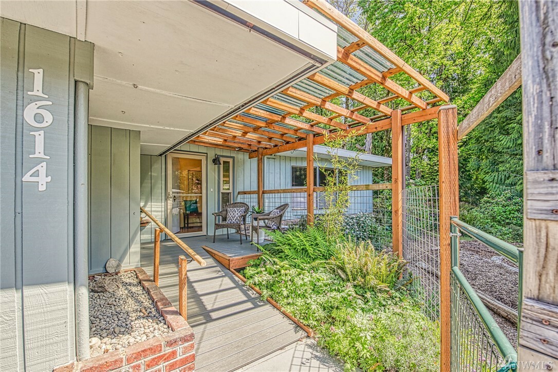 Property Photo: 1614 Fir St NE WA 98506