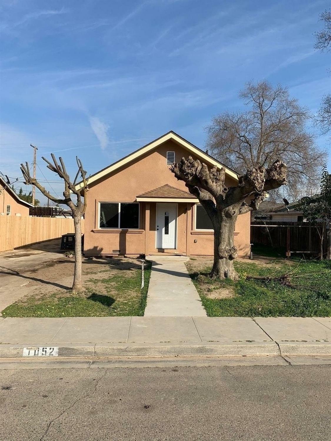 Property Photo:  1052 S Klein Avenue  CA 93654 