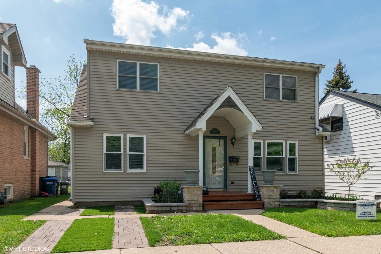 Property Photo: 4616 Kenilworth Avenue IL 60402