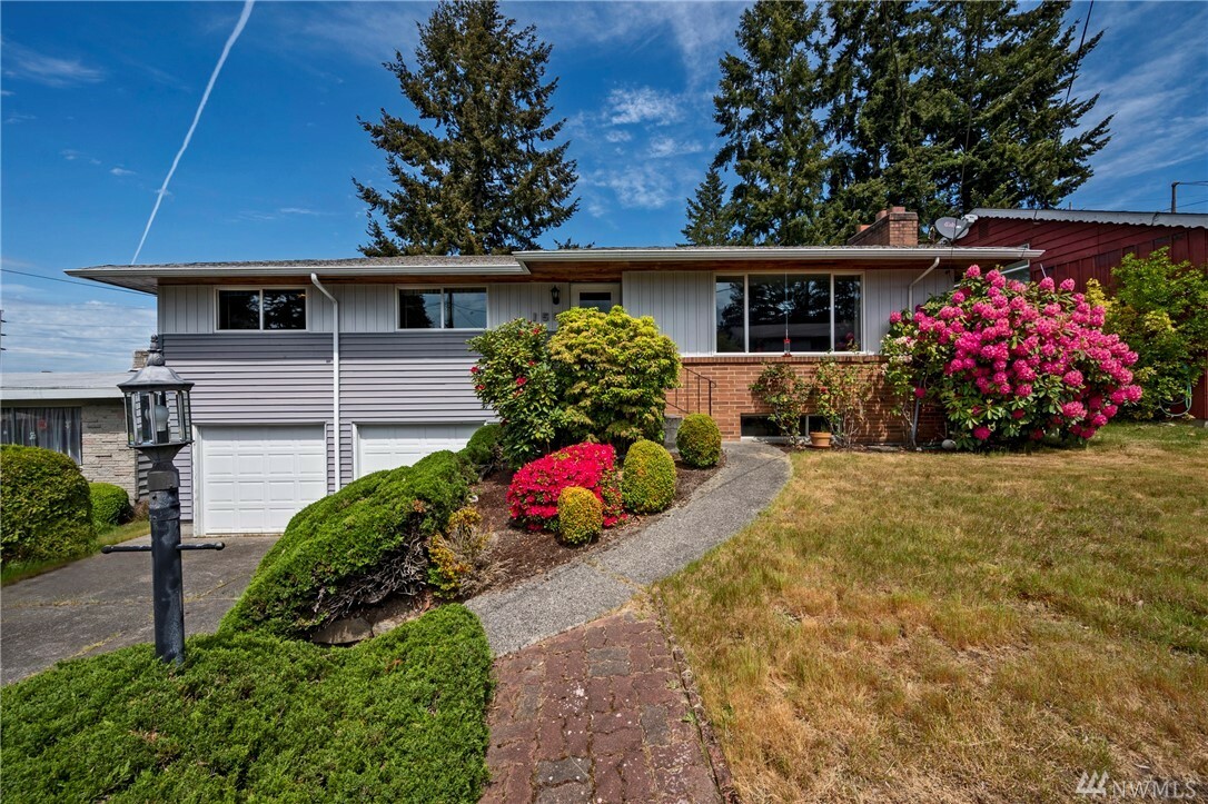 Property Photo:  156 NE 164th St  WA 98155 