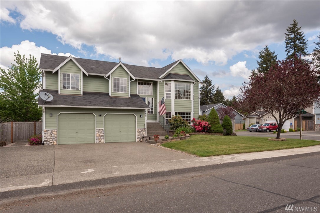 Property Photo: 7921 194th St Ct E WA 98387