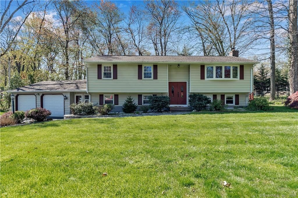 Property Photo:  6 Edgewood Drive  CT 06492 