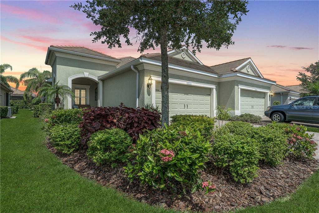 Property Photo:  5035 Maymont Park Circle  FL 34203 