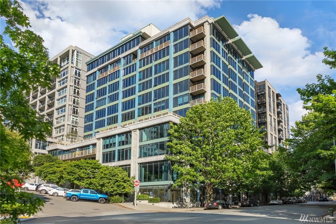 Property Photo:  2716  Elliott Avenue 100  WA 98121 