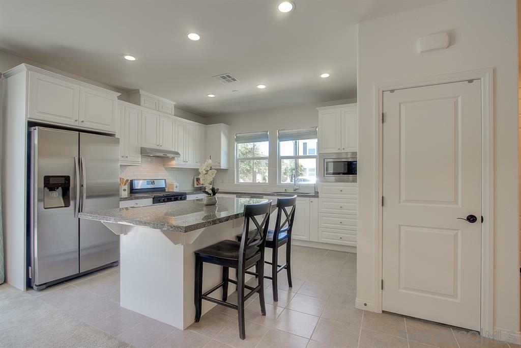 Property Photo:  2746 Overlook Point Dr  CA 92029 