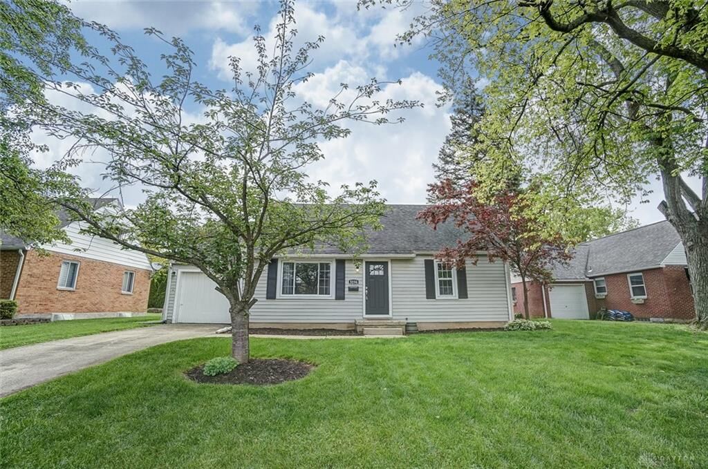 Property Photo: 3236 Fairway Drive OH 45409