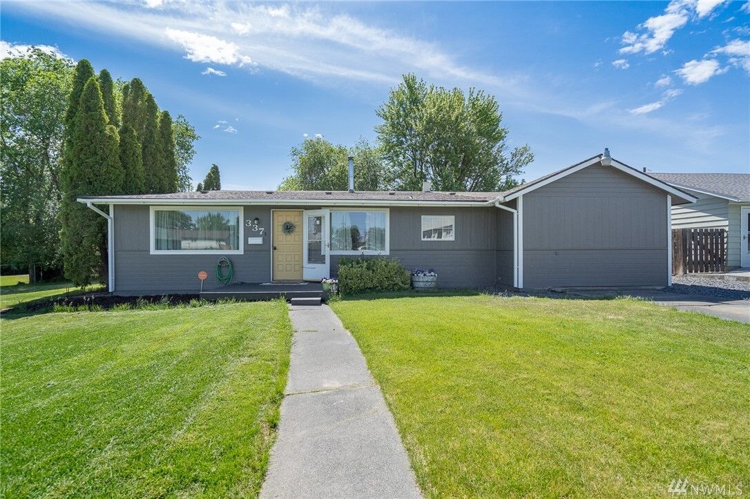 Property Photo:  337 N Clark Drive  WA 98837 