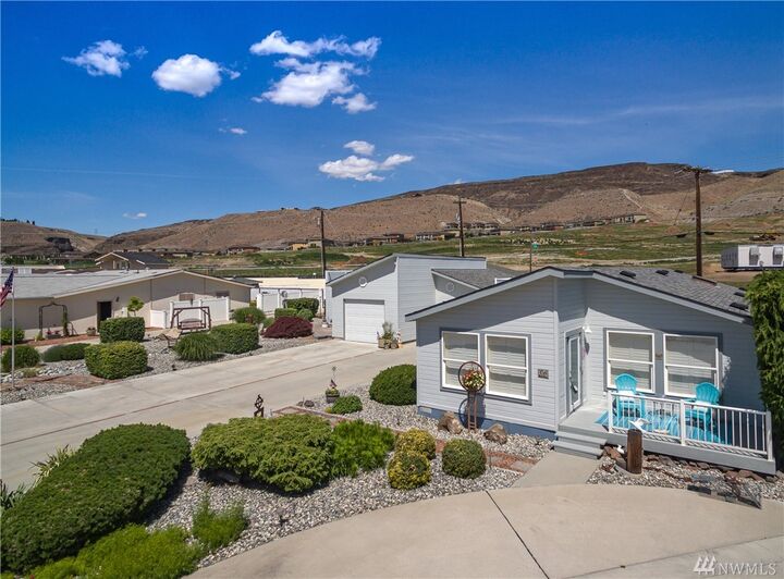 Property Photo:  9054 Crescent Bar Rd 18  WA 98848 