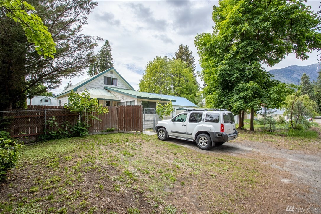 Property Photo:  358 Whitman St  WA 98826 