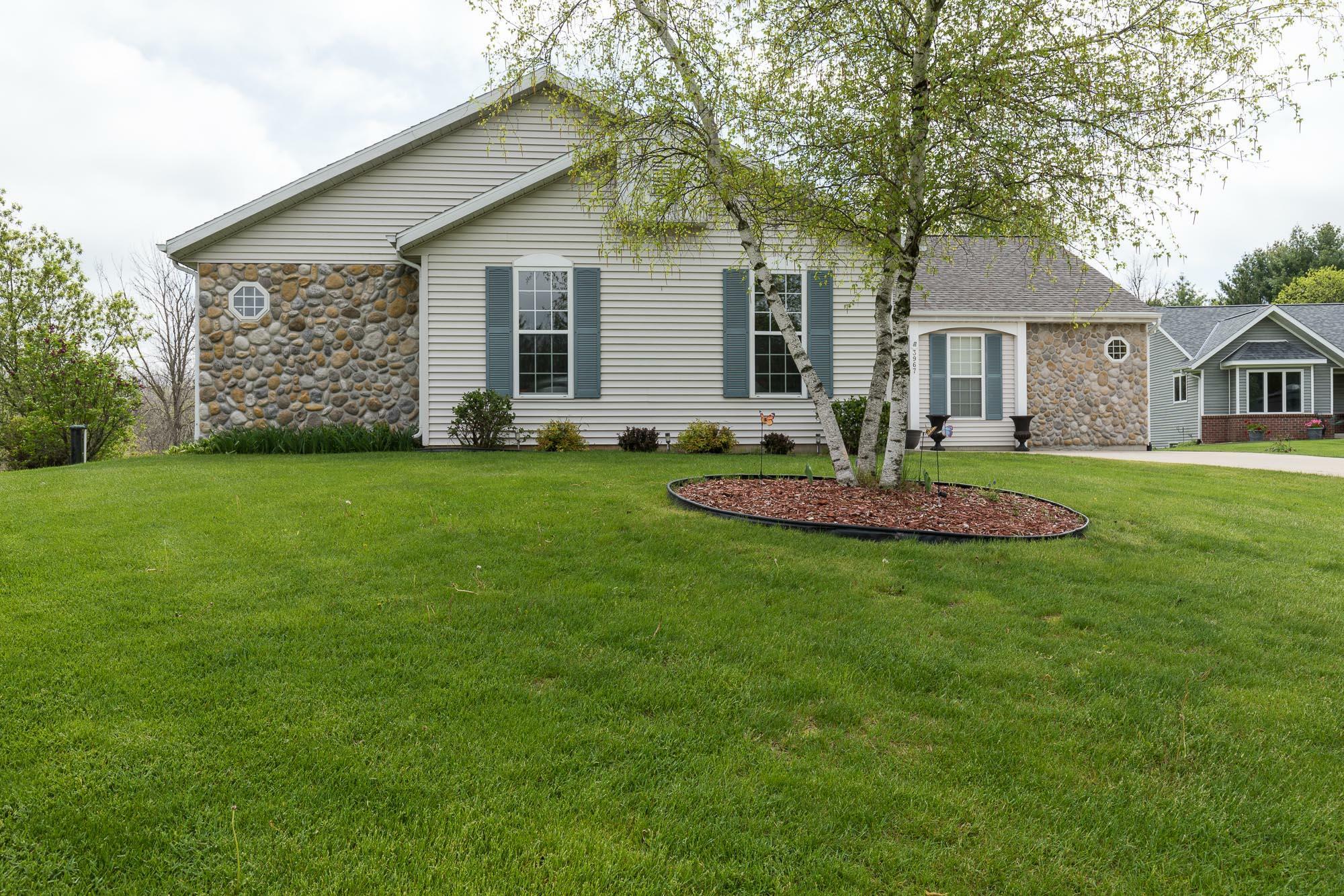 Property Photo: 3967 Wildlife Ct WI 53086