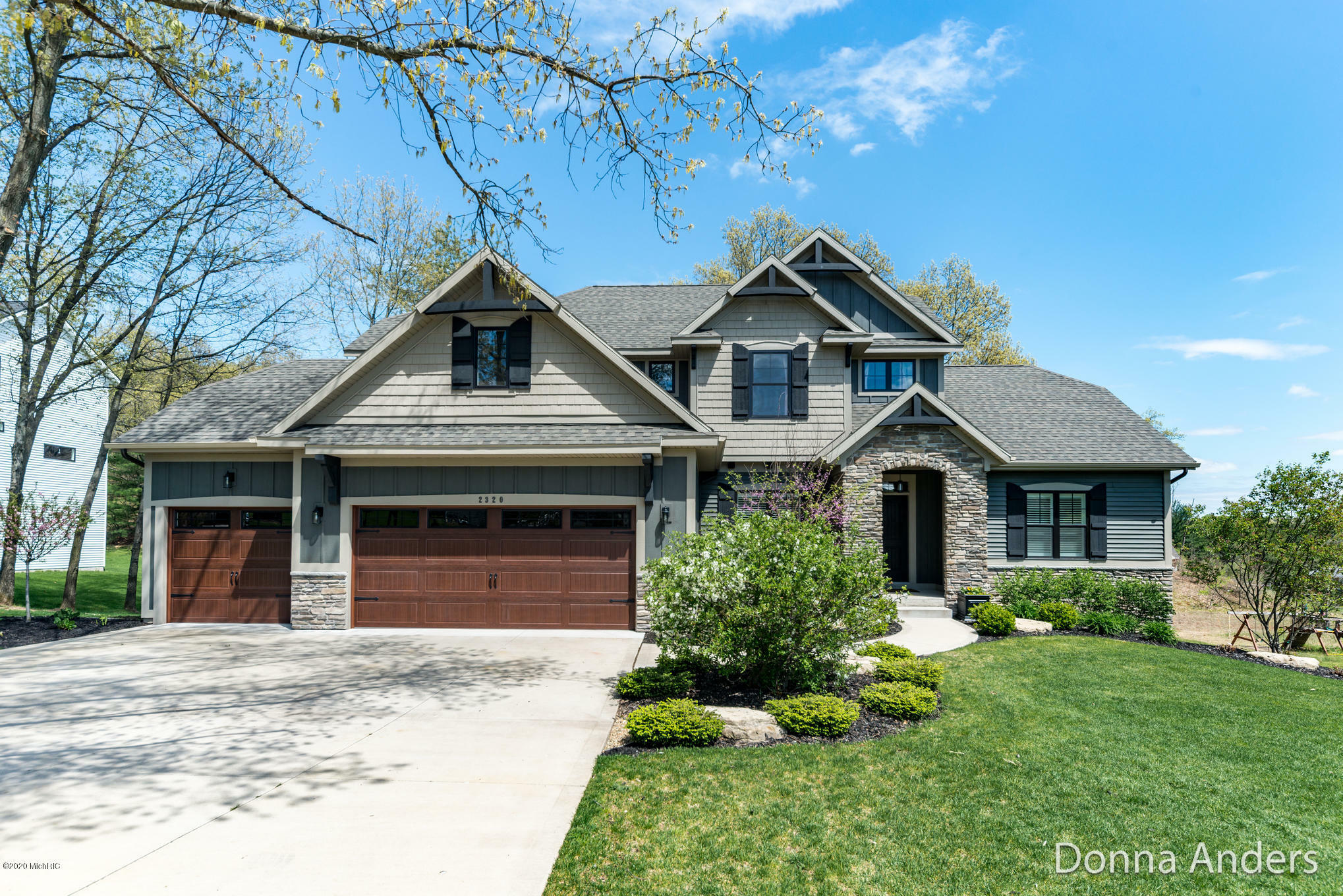 Property Photo: 2320 Knapp Forest Court MI 49525