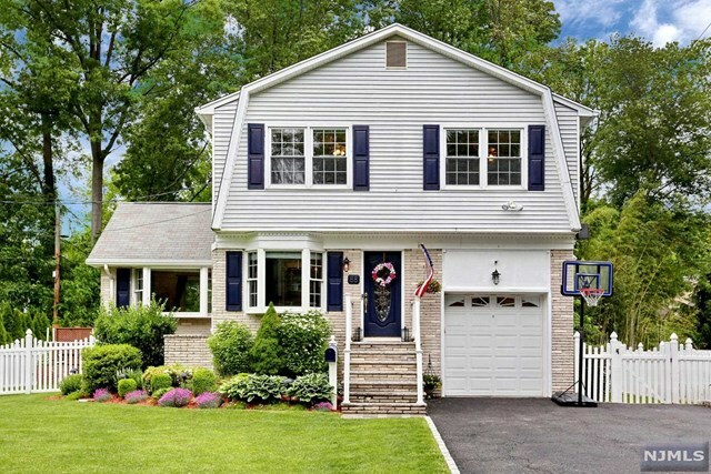 Property Photo:  88 Beechwood Drive  NJ 07642 