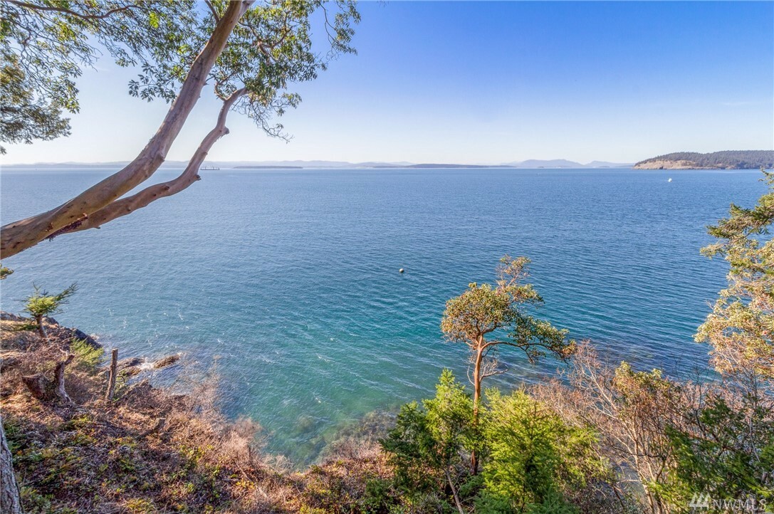 Property Photo:  429 Madrona Dr  WA 98250 