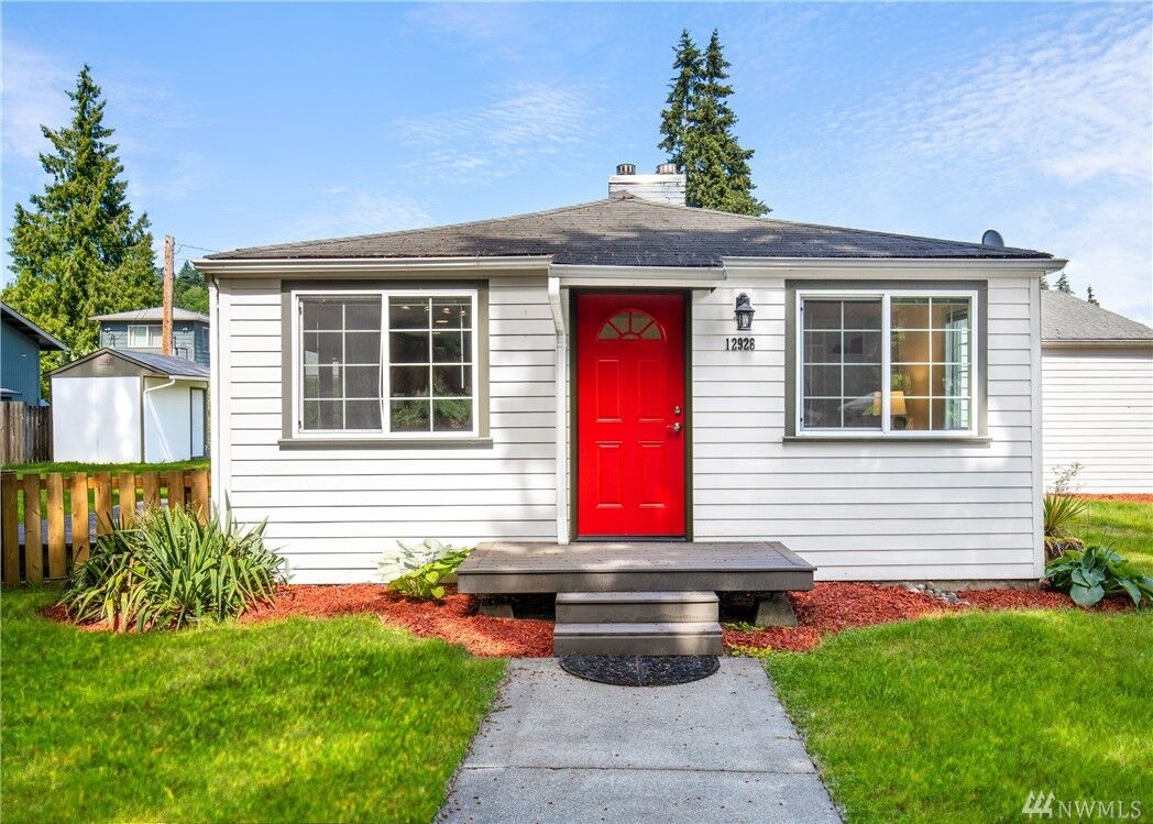 Property Photo:  12928 SE 151st Street  WA 98058 