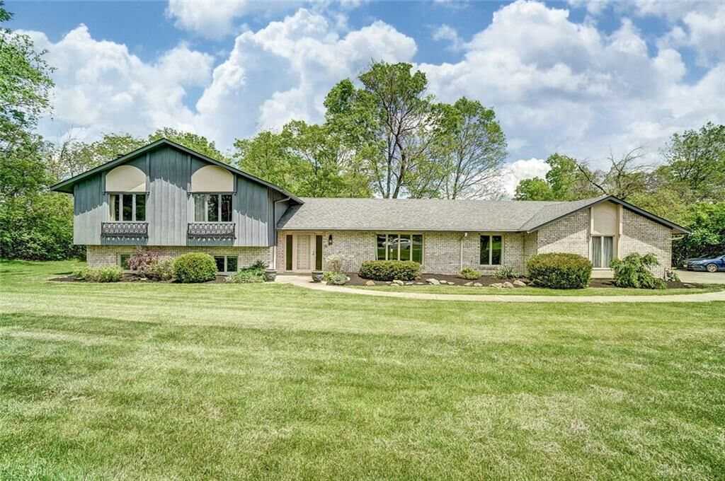 Property Photo: 7532 Normandy Lane OH 45459