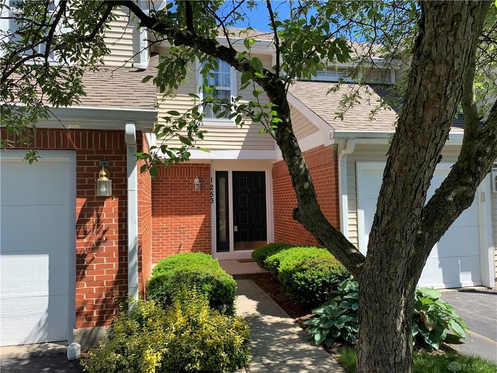 Property Photo: 1253 Smugglers Way OH 45459
