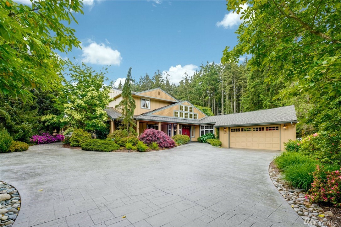 Property Photo:  13075 NE 61st Place  WA 98033 