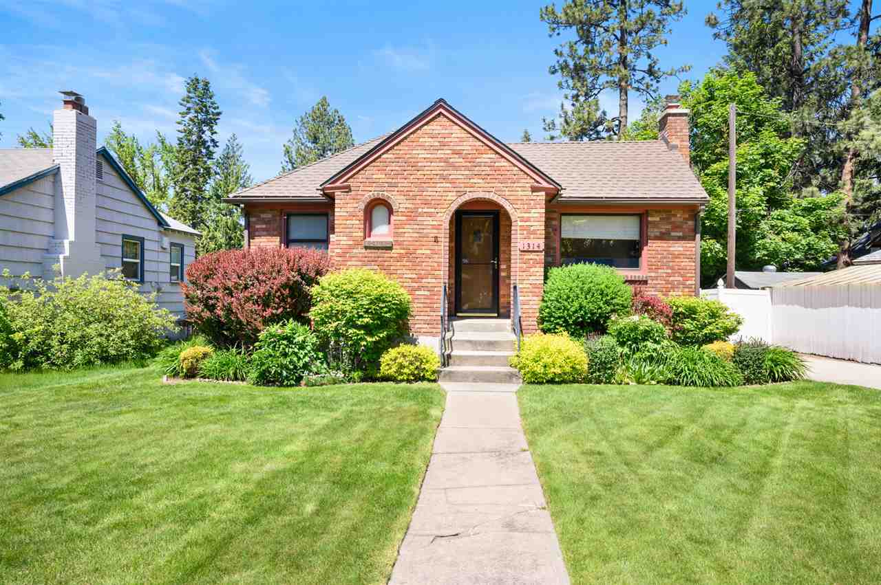 Property Photo:  1314 W 16th Ave  WA 99203-1027 