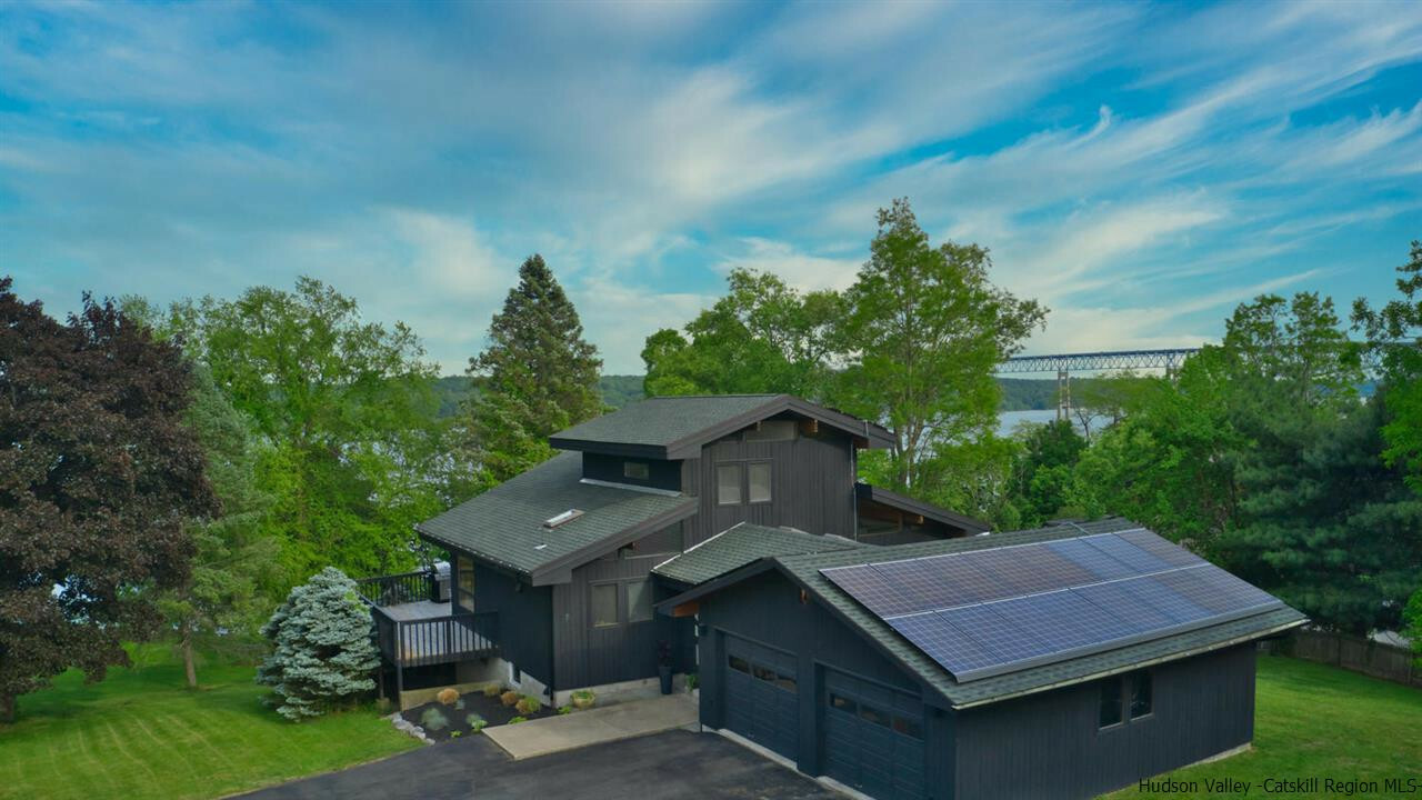 Property Photo:  162 Hudson View  NY 12477 