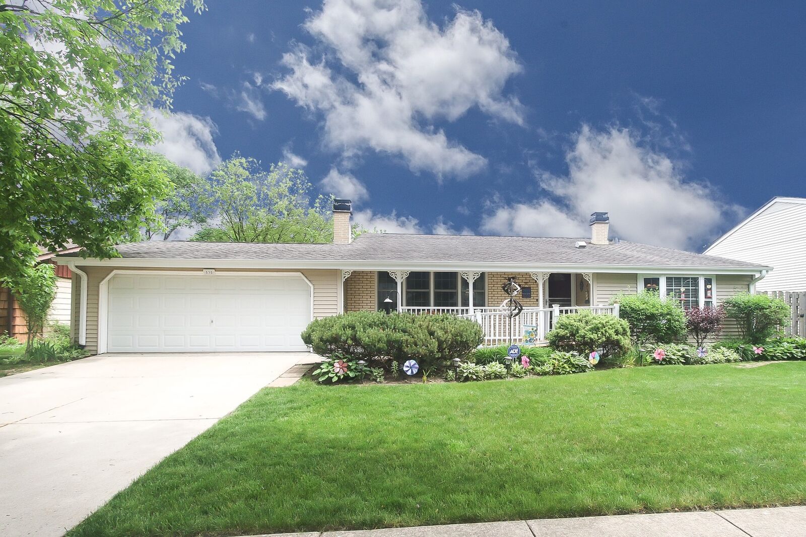Property Photo:  535 Estate Drive  IL 60089 