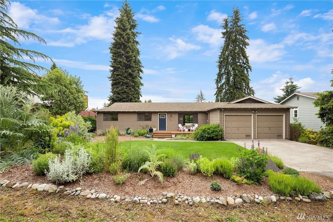 Property Photo: 22627 3rd Avenue SE WA 98021