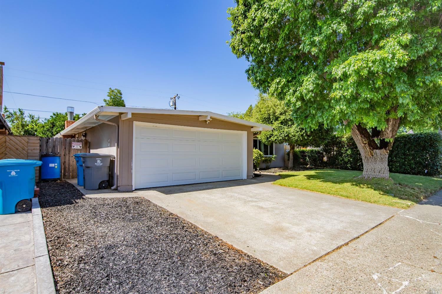 Property Photo:  249 Hemlock Street  CA 95688 